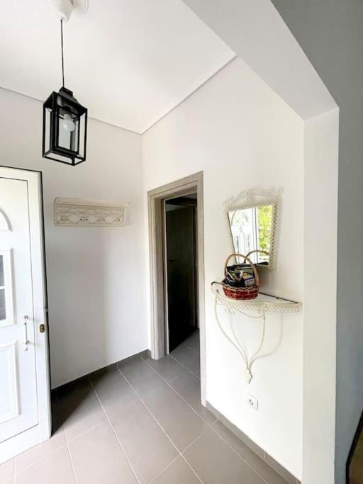 Апартаменты 20' From The Airport,20' From The Center Of Афины Экстерьер фото